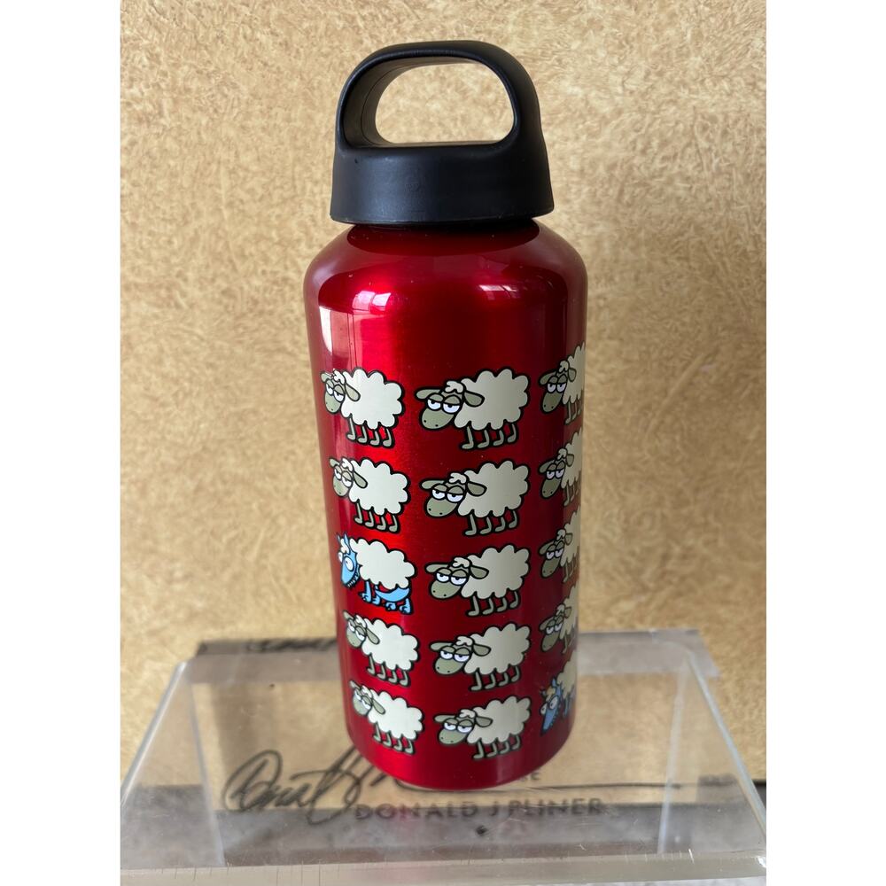 Laken Aluminum Shaun The Sheep Red .60 L capacity water bottle Made in Spain NWT